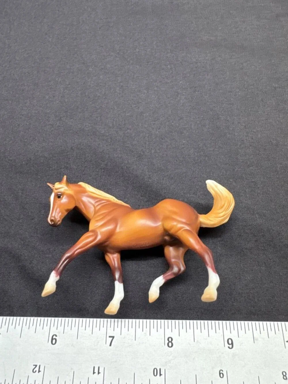 Breyer Stablemates Chestnut Quarter Horse Blaze & White Socks Matte Finish 1999
